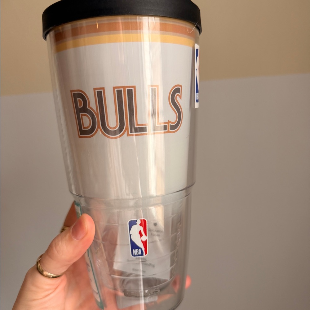NBA Bulls Clear Tumbler with Black Lid